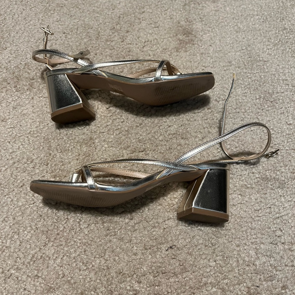 Steve Madden | Metallic Gold “Alaina”Heels - Picture 3 of 9